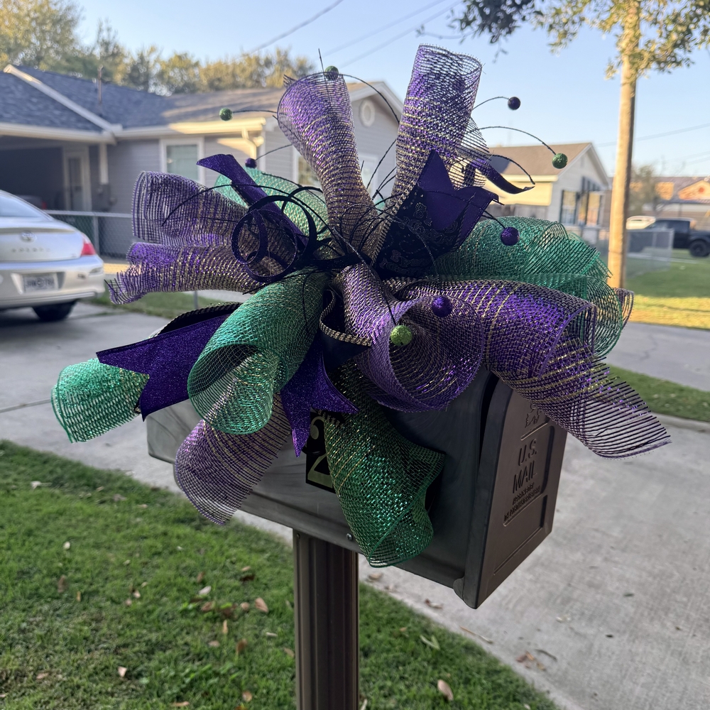 Mardi GRAS! MAILBOX SWAG